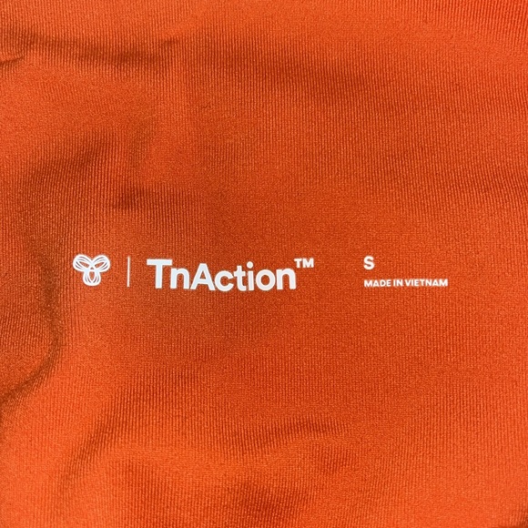 Aritzia TnAction set - Picture 4 of 6